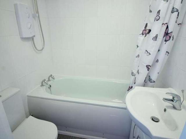 Flat for sale in Stopsley, Luton