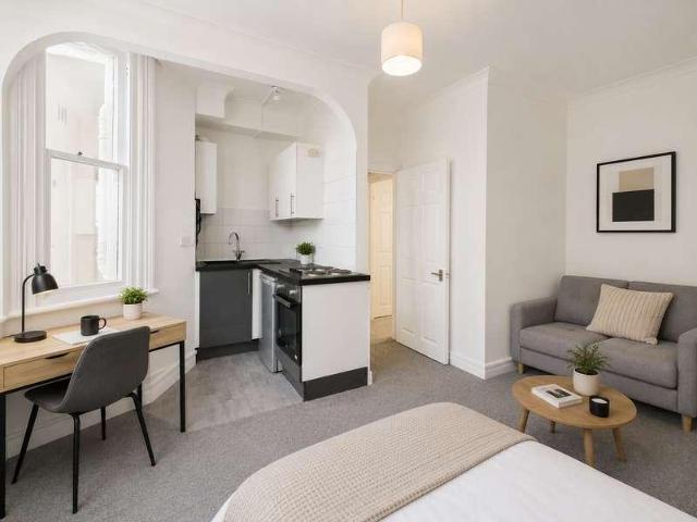 Flat for sale in Round Hill, Brighton & Hove