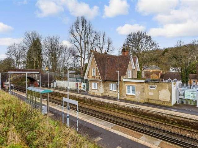 Flat for sale in London Borough of Croydon, Kenley