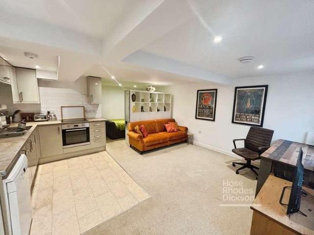 Flat for sale in Binstead, Ryde