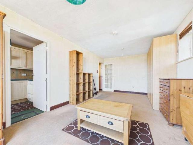 Flat for sale in Fishersgate, West Sussex