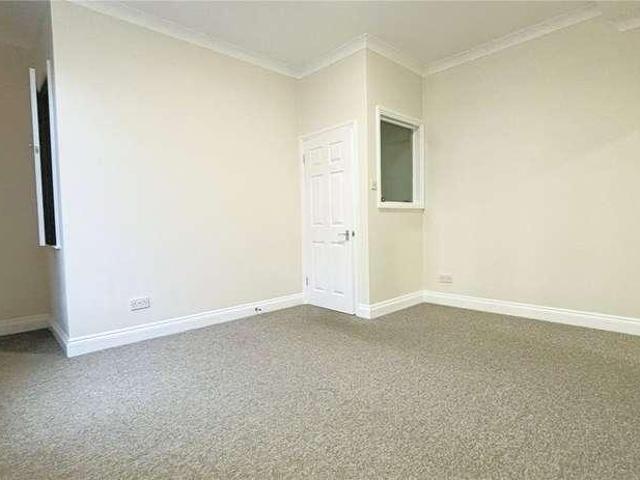 Flat for sale in Birch Green, Lower Halliford