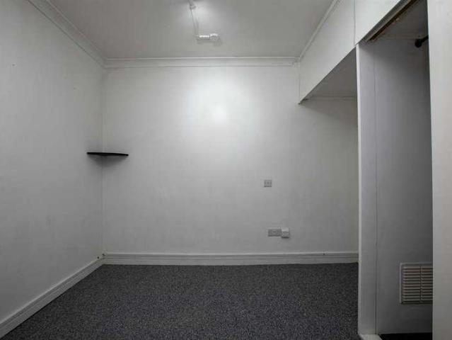 Flat for sale in Vastern, Wiltshire