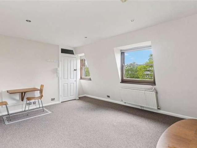 Flat for sale in Kensal Town, Greater London