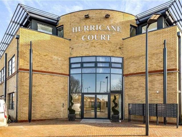 Flat for sale in Slough, Langley