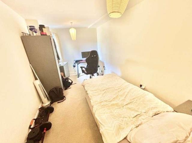 Flat for sale in Lewes, Iford