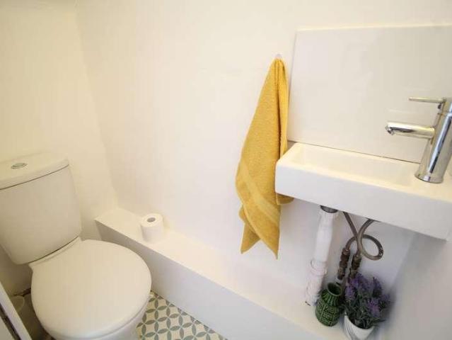 Flat for sale in London Borough of Croydon, Thornton Heath