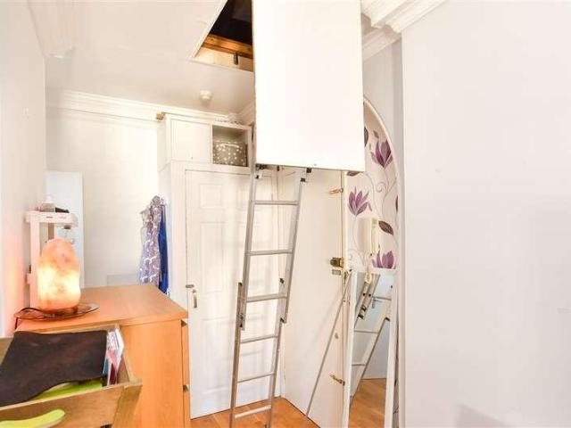 Flat for sale in Worthing, West Sussex