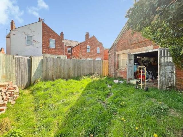 Flat for sale in Grantham, Barholm