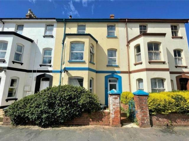 Flat for sale in Withycombe, Budlake