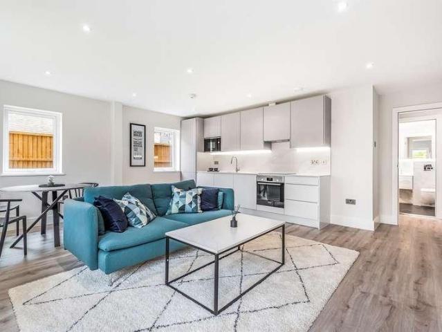 Flat for sale in Holybrook, West Berkshire