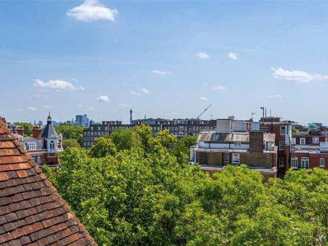 Flat for sale in St. John's Wood, Greater London