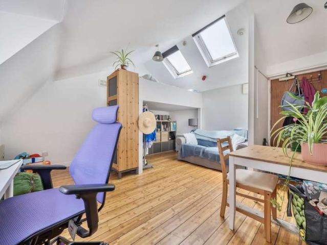 Flat for sale in Tyndall's Park, Bristol