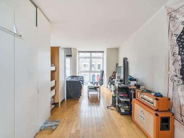 Flat for sale in Belsize Park, Greater London