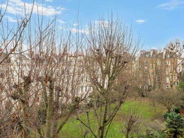 Flat for sale in Maida Vale, Greater London