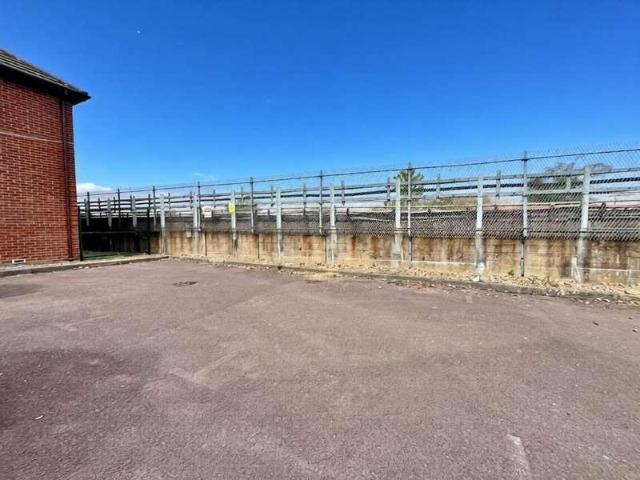 Flat for sale in London Borough of Ealing, Greater London