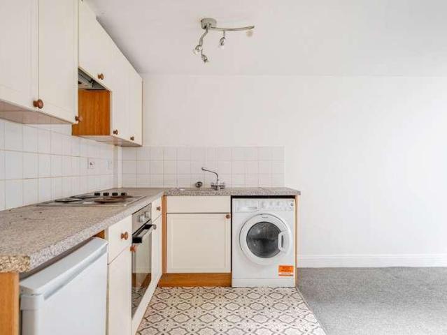 Flat for sale in Oldland, South Gloucestershire