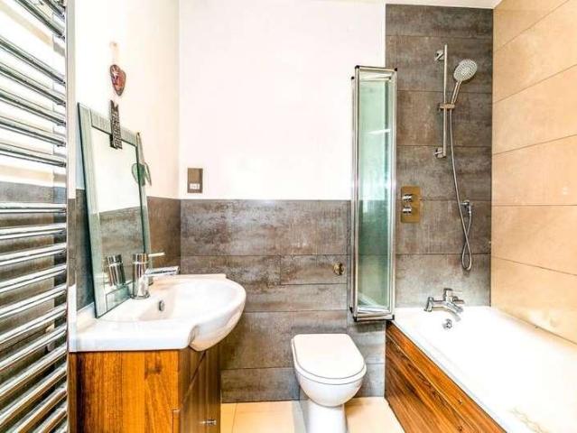 Flat for sale in Blackhills, Surrey