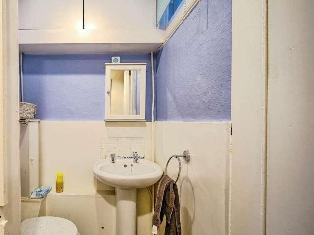 Flat for sale in Greenock, Greenock West Flat for sale in Greenock, Greenock West