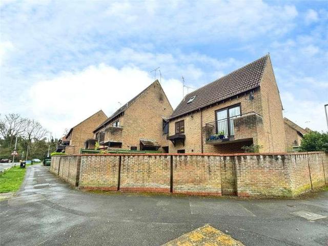 Flat for sale in Reading