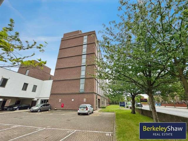 Flat for sale in Liverpool, Waterloo