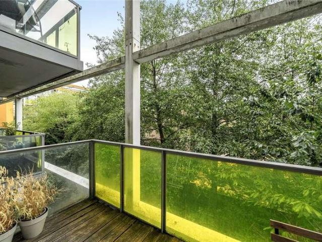 Flat for sale in Hornsey, Greater London