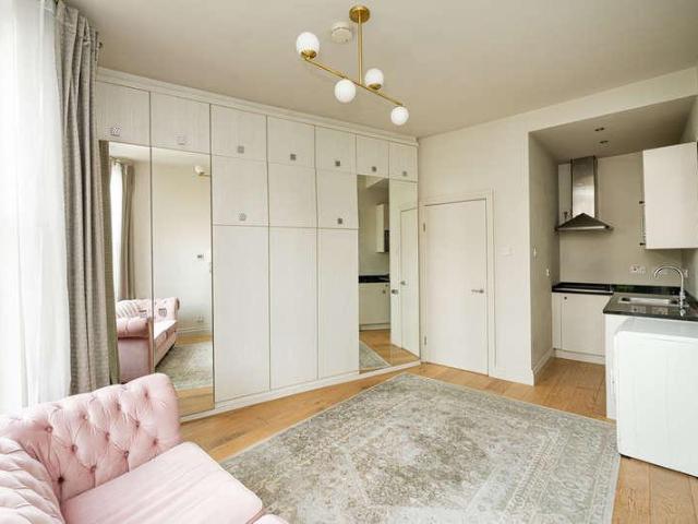 Flat for sale in Loughborough Junction, Greater London