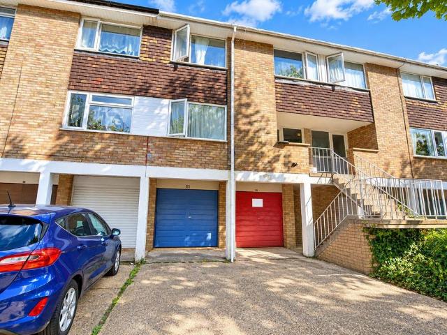 Flat for sale in Old Hatfield, Welwyn Hatfield