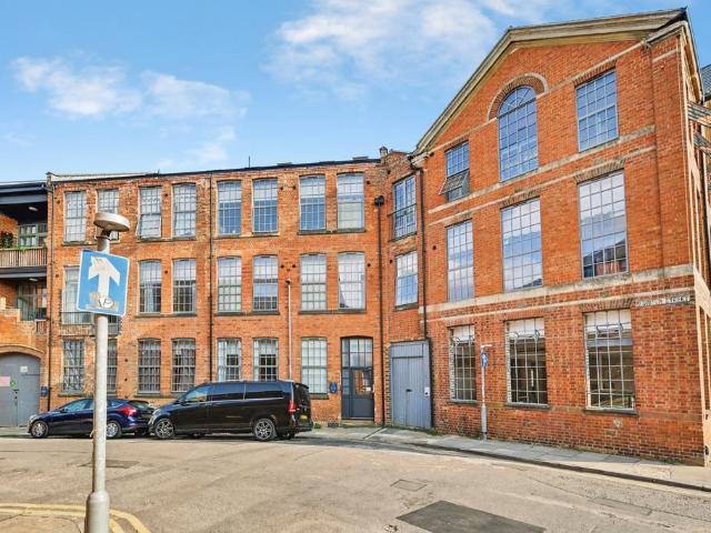 Flat for sale in Semilong, Northampton