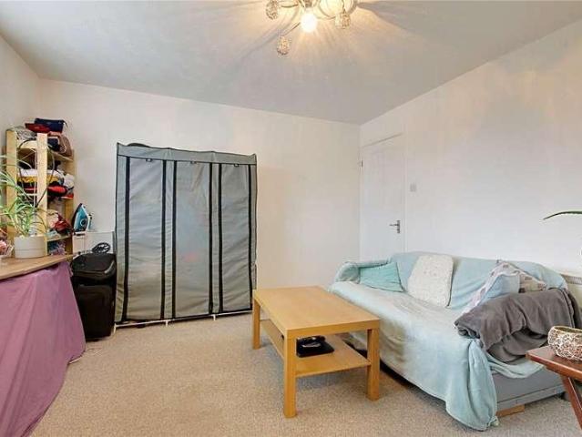 Flat for sale in Ponders End, Greater London