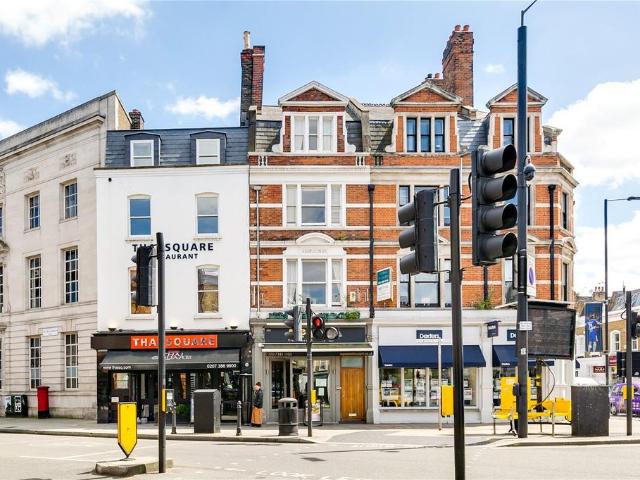 Flat for sale in Fulham, Walham Green