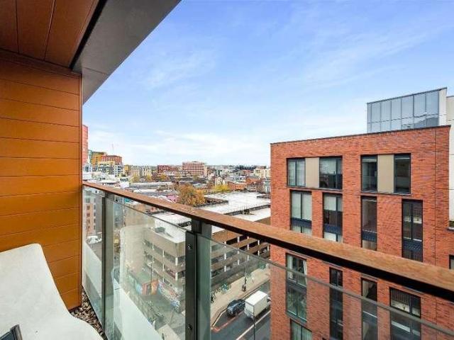 Flat for sale in City Centre, Georgia