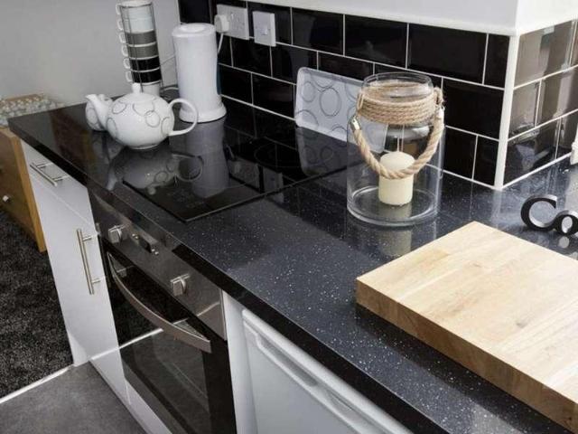 Flat for sale in Farnley, West Yorkshire