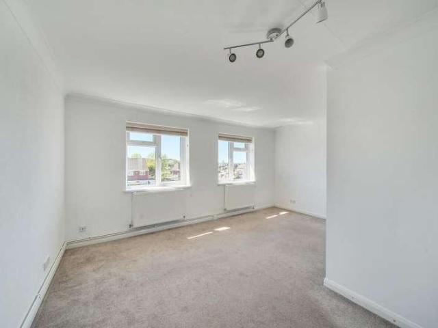 Flat for sale in Bushey