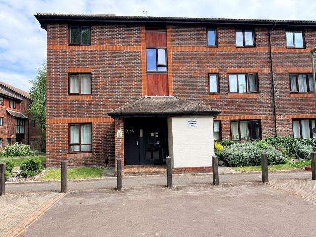 Flat for sale in Berrick Salome, Oxfordshire