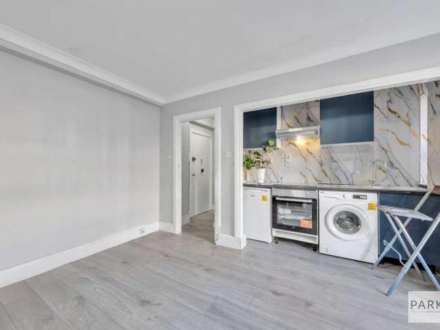 Flat for sale in Paddington, Greater London