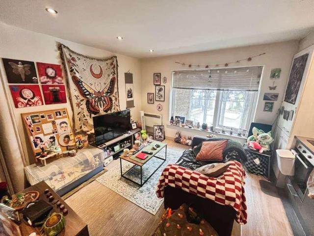 Flat for sale in The Haulgh, Lee Bank