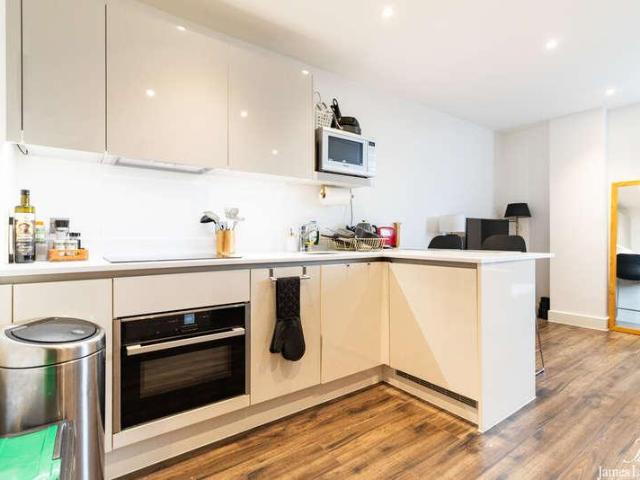 Flat for sale in Metchley, Birmingham