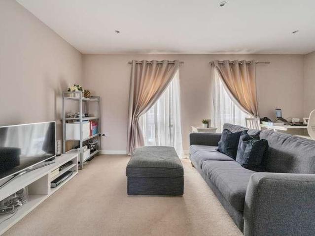 Flat for sale in Whitley, Reading