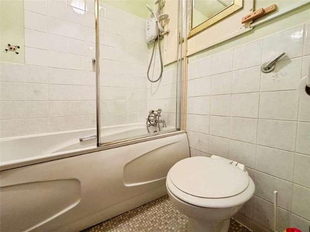Flat for sale in Dee Park, Reading