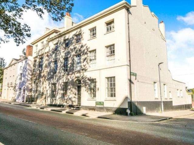 Flat for sale in Reading