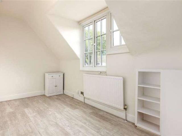 Flat for sale in Crouch End, Greater London