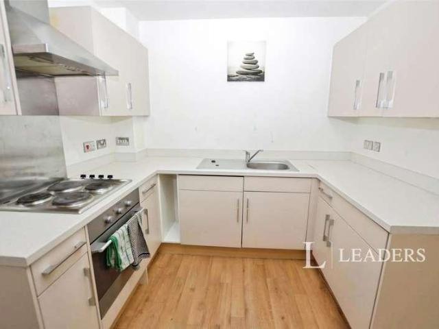 Flat for sale in Mile End, Fordham Heath