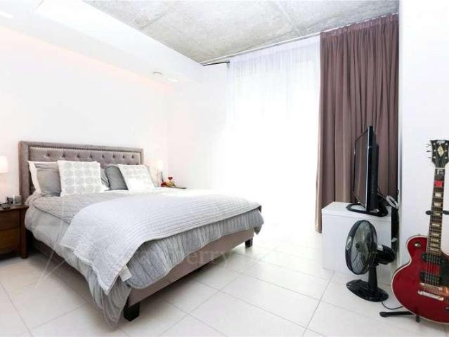Flat for sale in Canning Town, Greater London