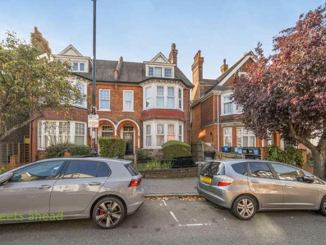 Flat for sale in London Borough of Croydon, Greater London