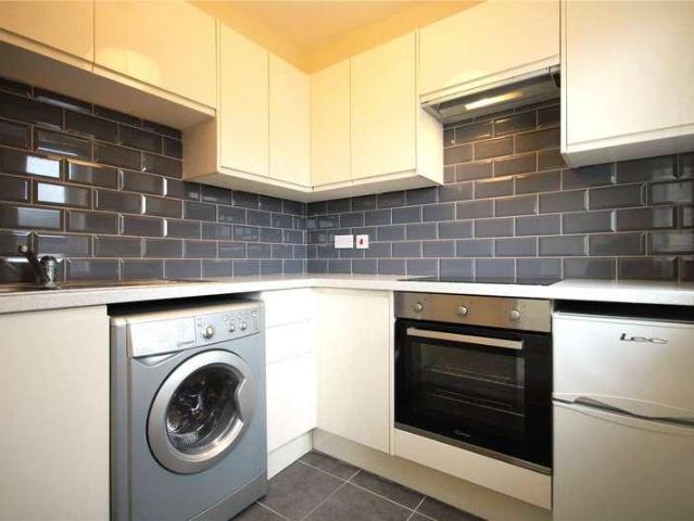 Flat for sale in Newtown, Reading