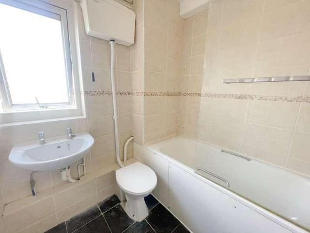 Flat for sale in Milton, Hamerton