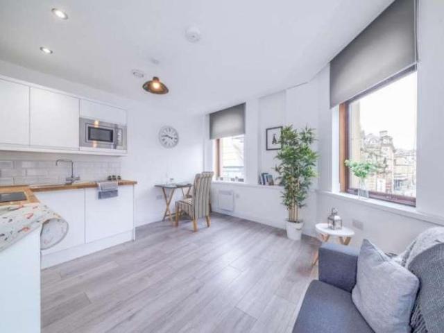 Flat for sale in West Yorkshire