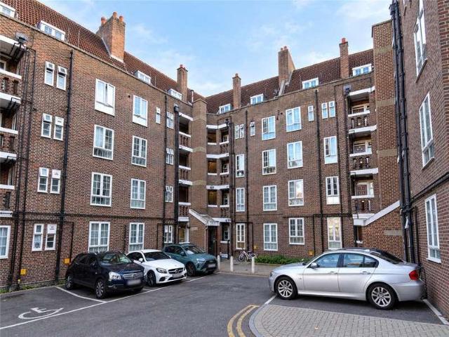 Flat for sale in Denmark Hill, Greater London