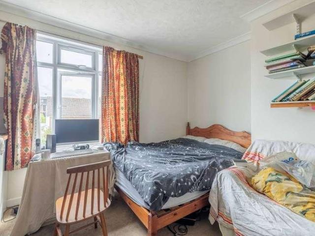Flat for sale in Slough
